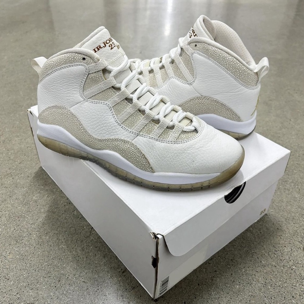Size 8.5 - 2015 Air Jordan X Retro OVO in pre-owned condition.
